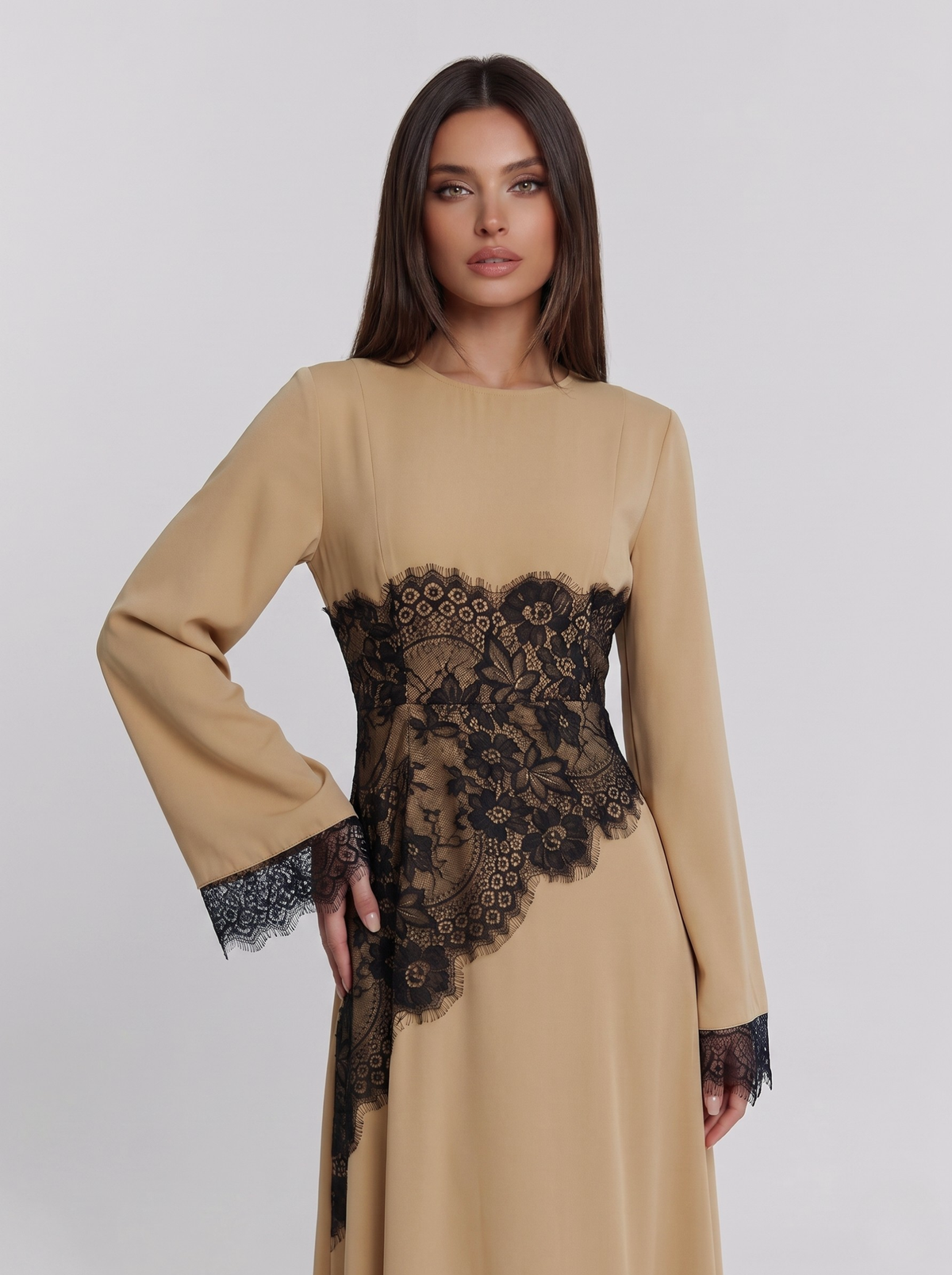 Robe longue à superposition de dentelle noire — Ourida