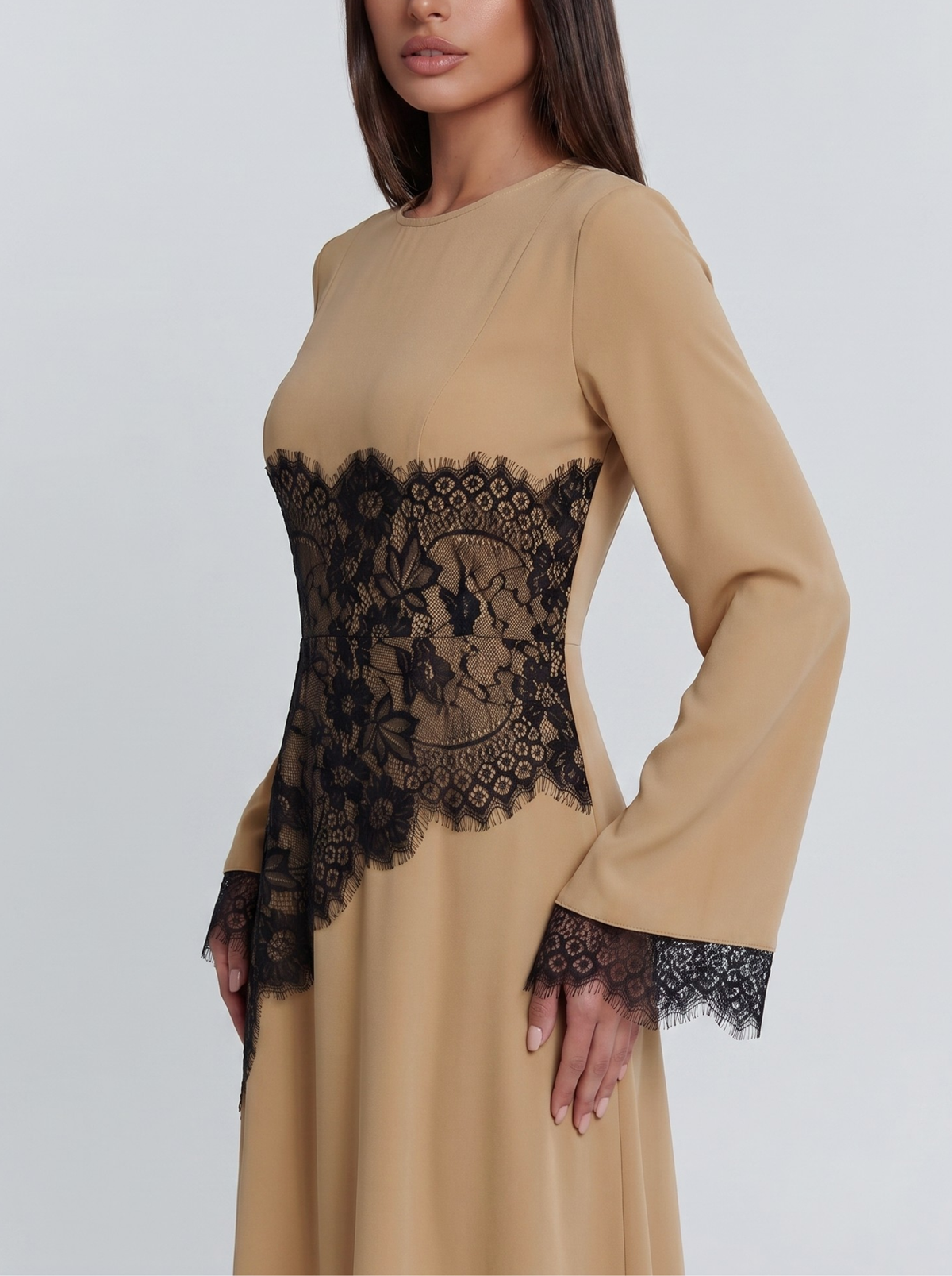 Robe longue à superposition de dentelle noire — Ourida