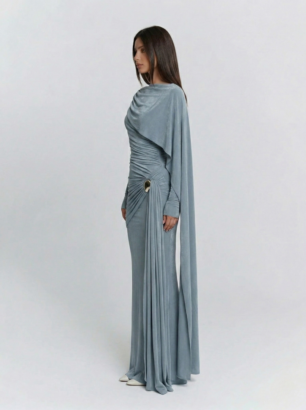 Robe longue drapée à panneau fluide — Nada