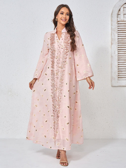 Kaftan brodé à sequins rose poudré — Chahinez