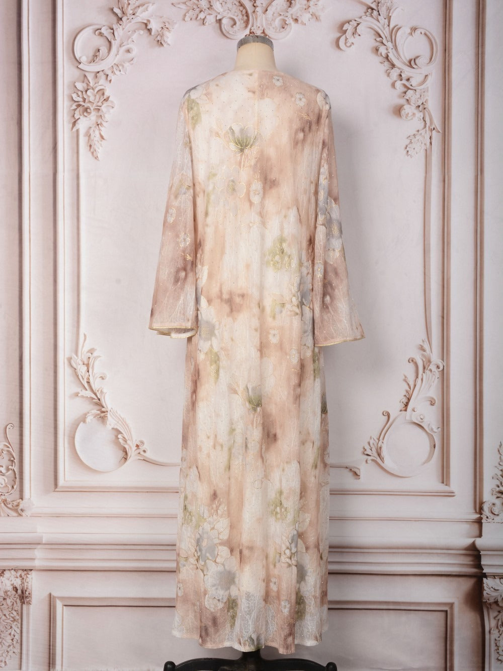 Kaftan fleuri brodé & perlé, coupe fluide — Juliette
