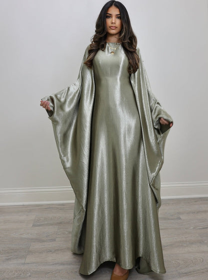 Robe longue satinée manches papillon — Sophie