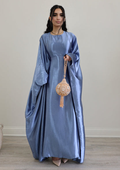 Robe longue satinée manches papillon — Sophie