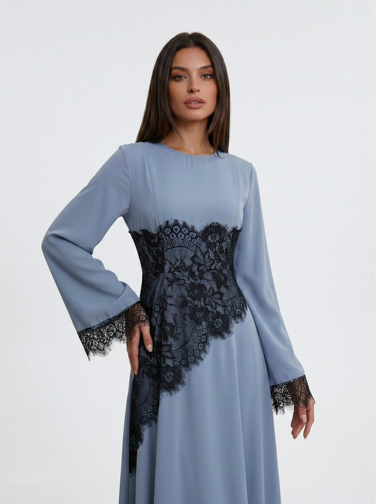 Robe longue à superposition de dentelle noire — Ourida