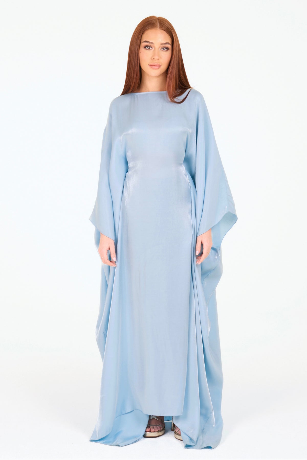 Robe longue satinée manches papillon — Ghizlane
