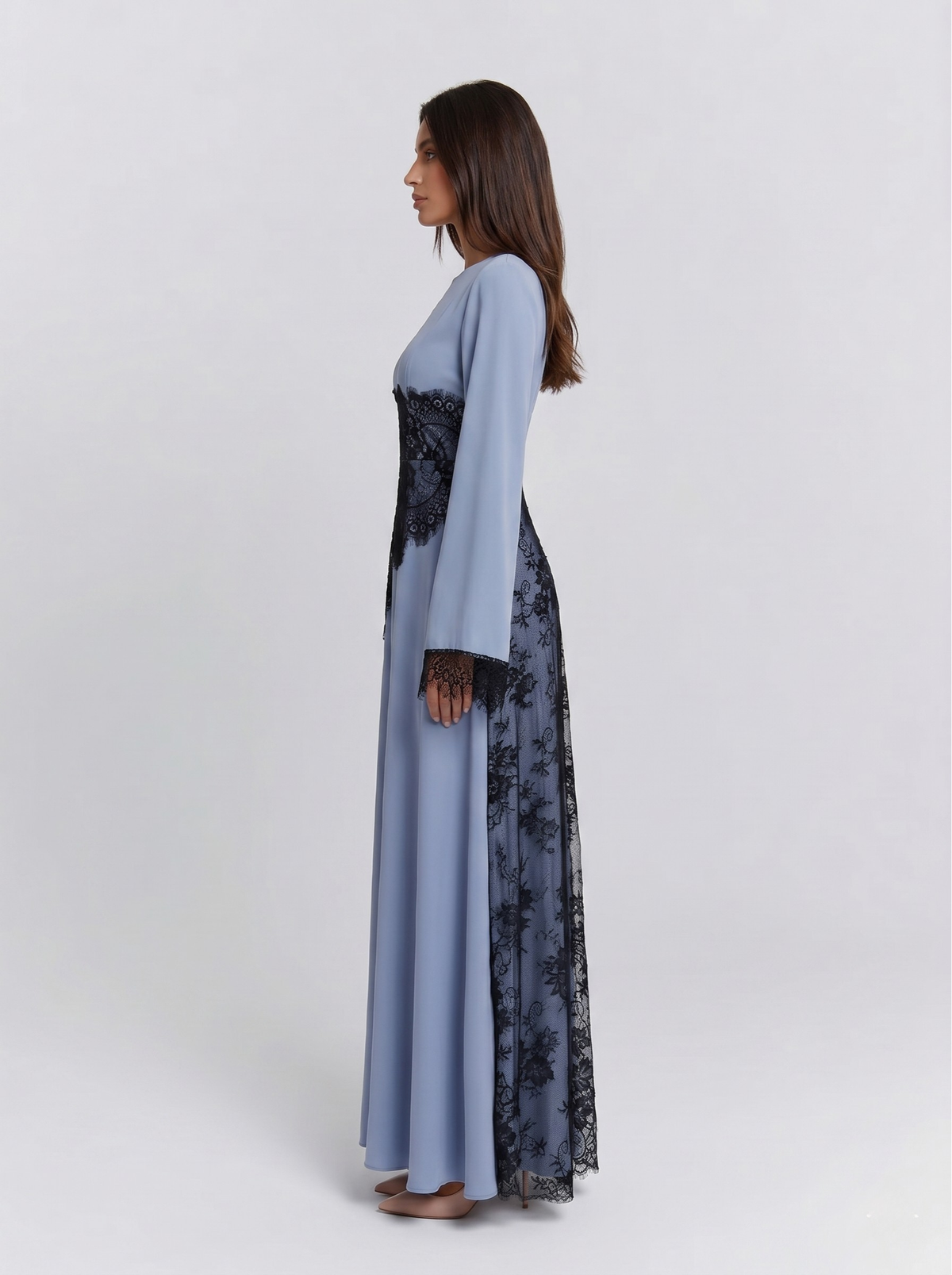 Robe longue à superposition de dentelle noire — Ourida