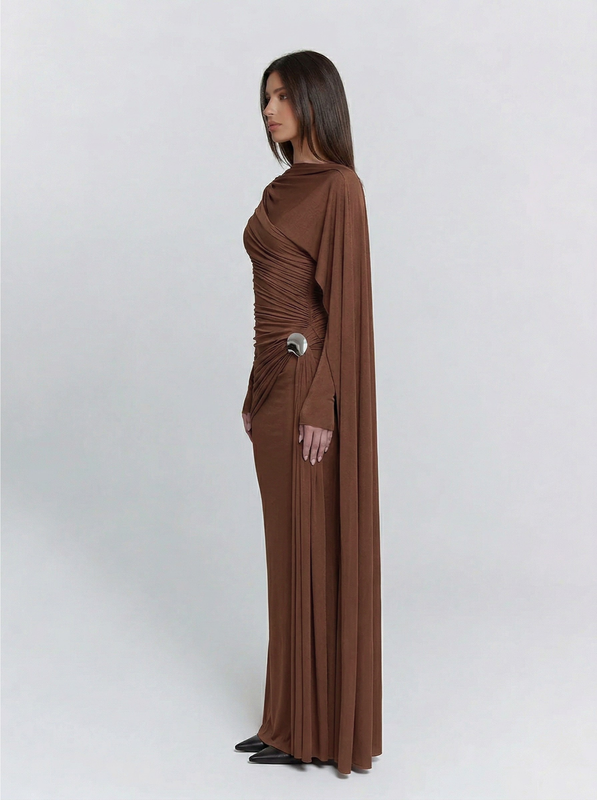 Robe longue drapée à panneau fluide — Nada