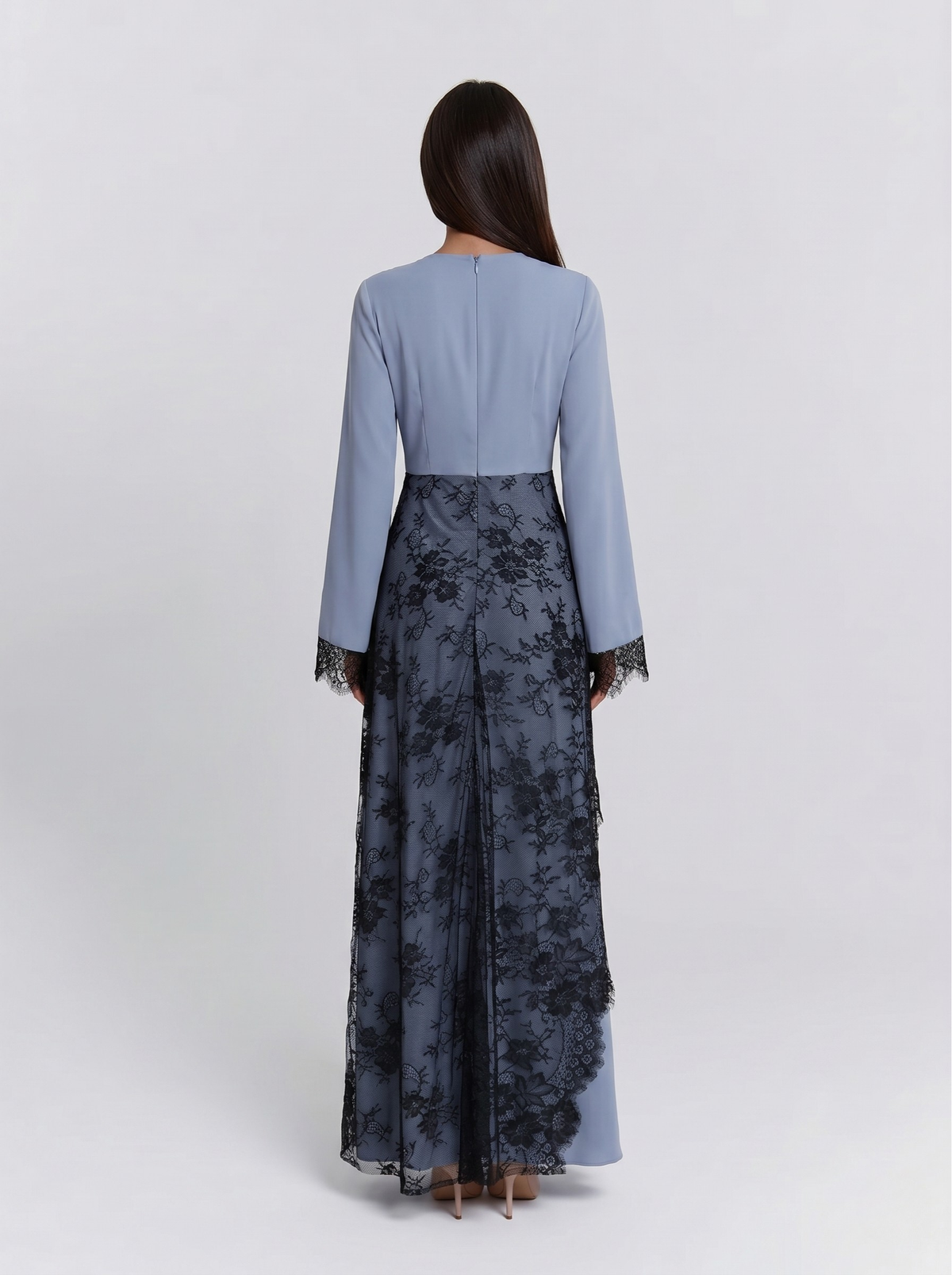 Robe longue à superposition de dentelle noire — Ourida