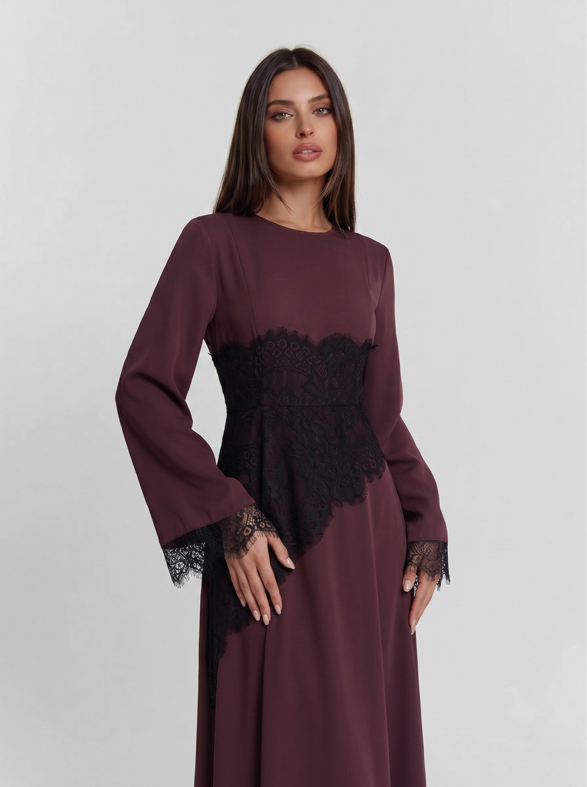 Robe longue à superposition de dentelle noire — Ourida
