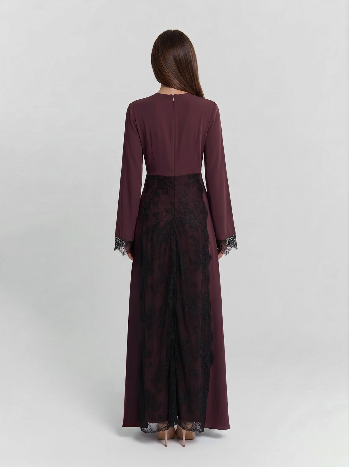 Robe longue à superposition de dentelle noire — Ourida