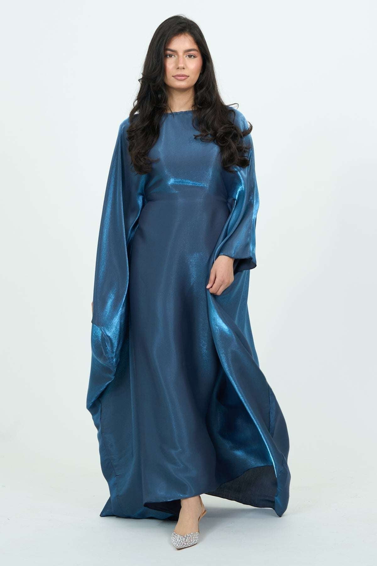 Robe longue satinée manches papillon — Ghizlane