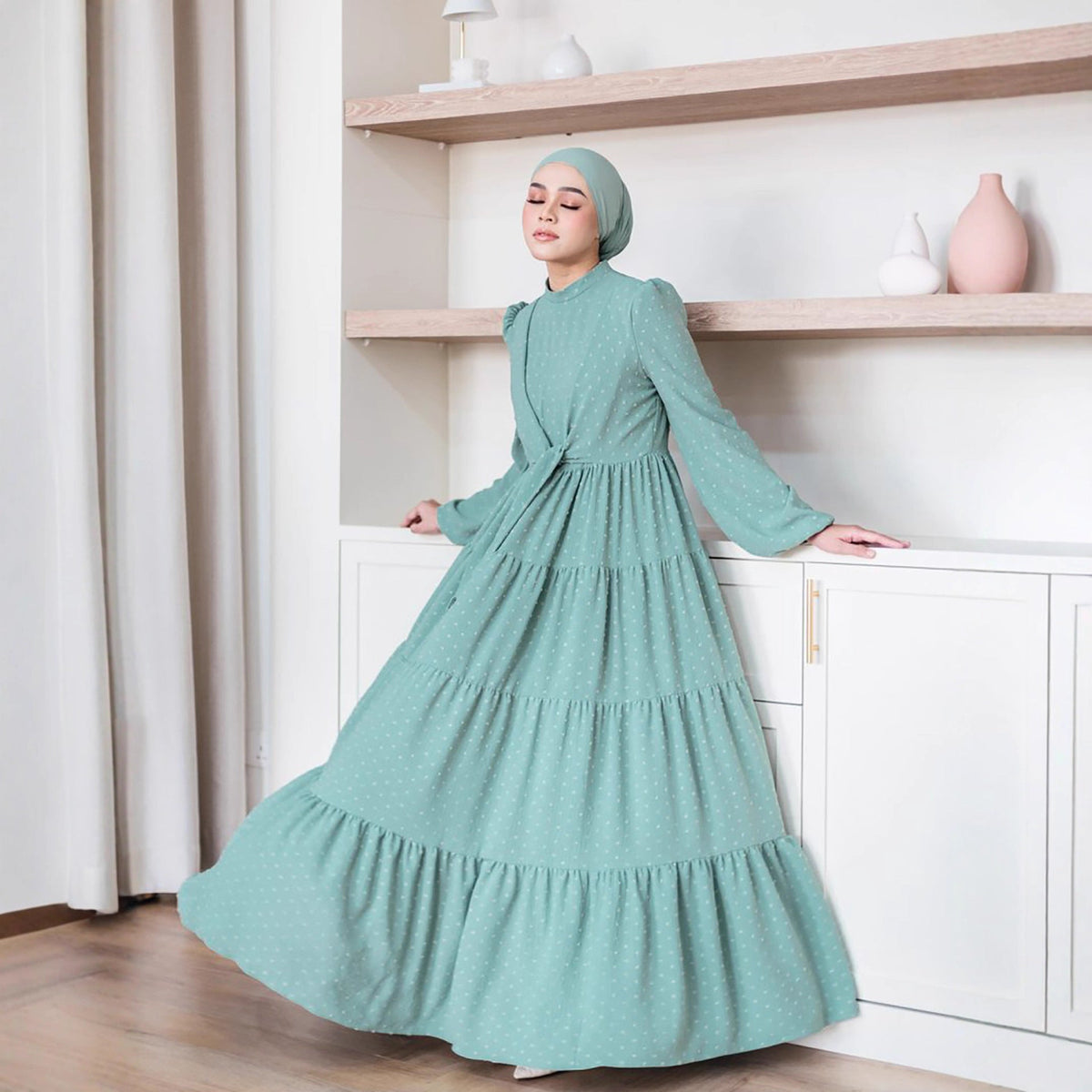 Robe longue à volants et manches lanternes — Kahina