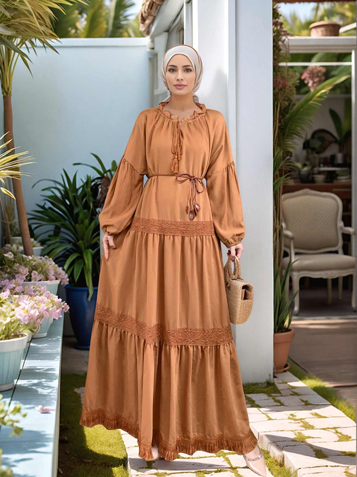 Robe maxi à dentelle, franges & volants — Amina