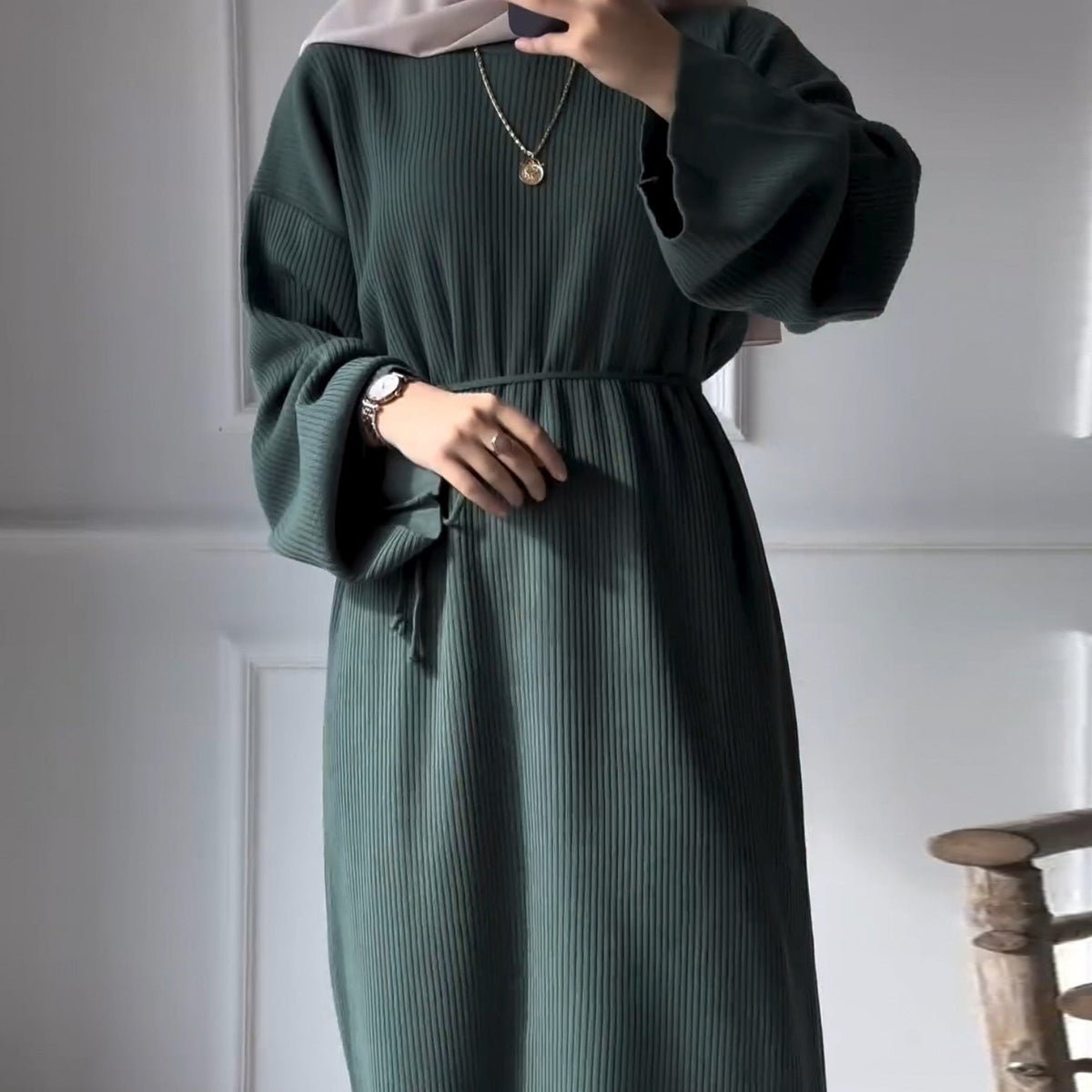 Robe longue côtelée ceinturée manches amples — Safia
