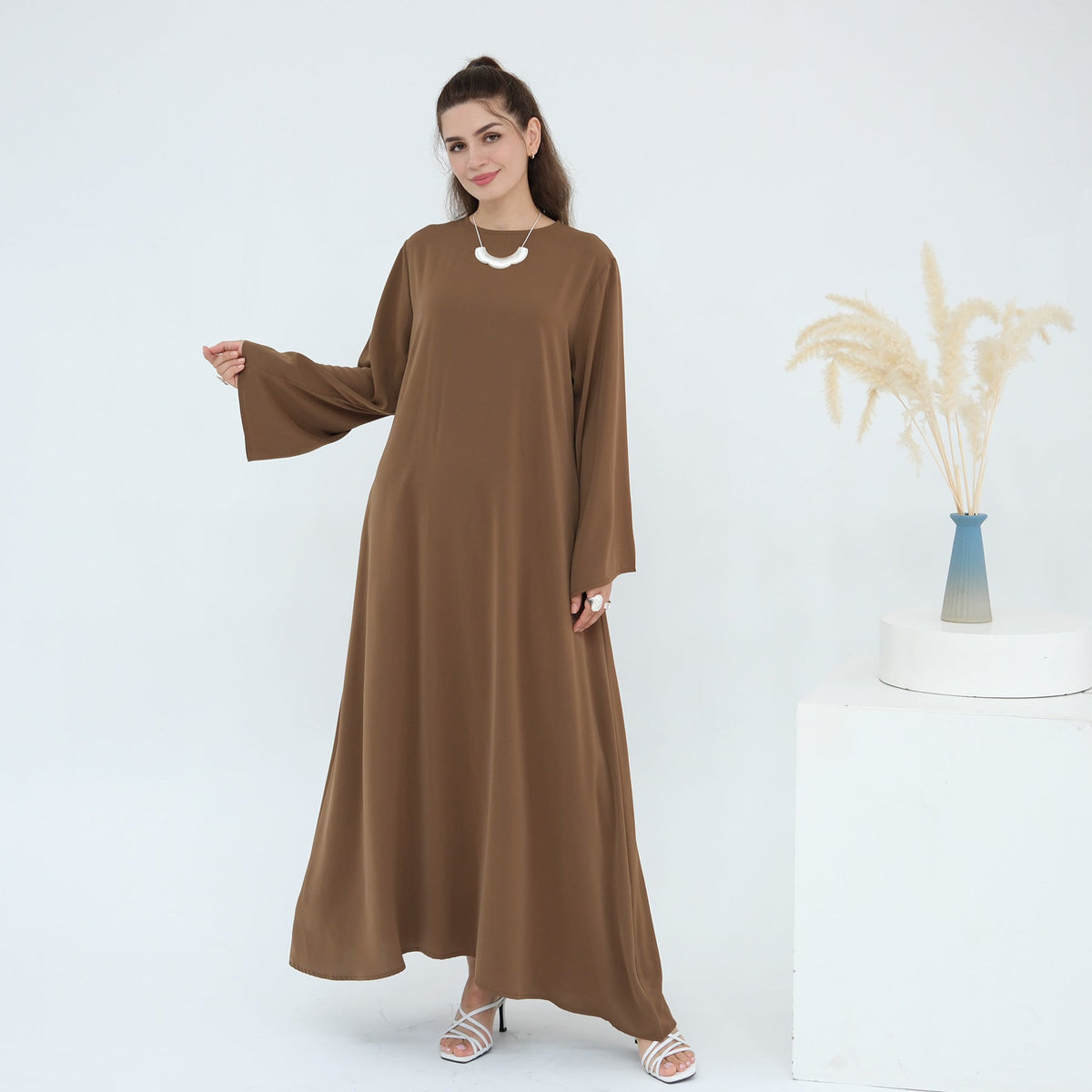Robe longue fluide évasée en Nida — Ikram