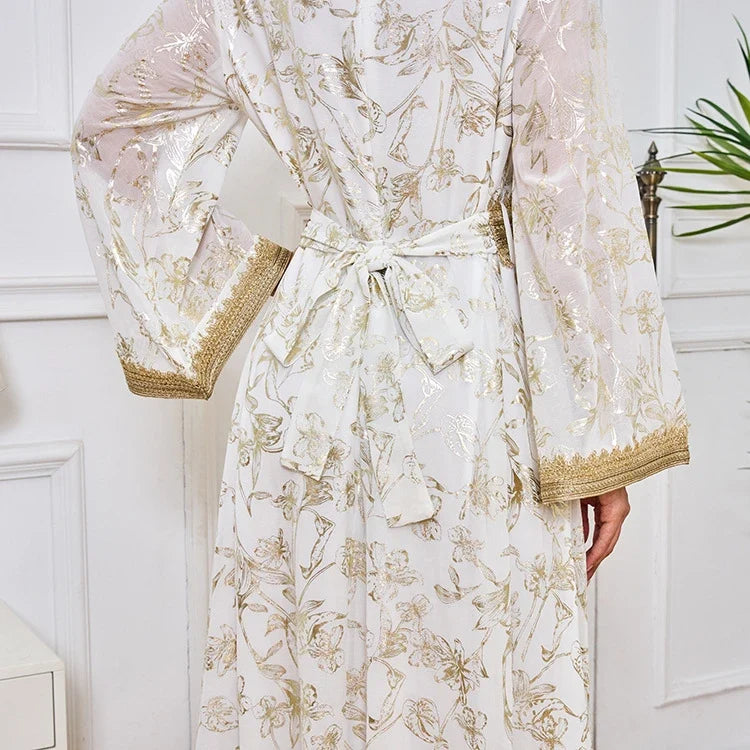 Kaftan fluide à imprimé doré et ceinture dorée — Sihem