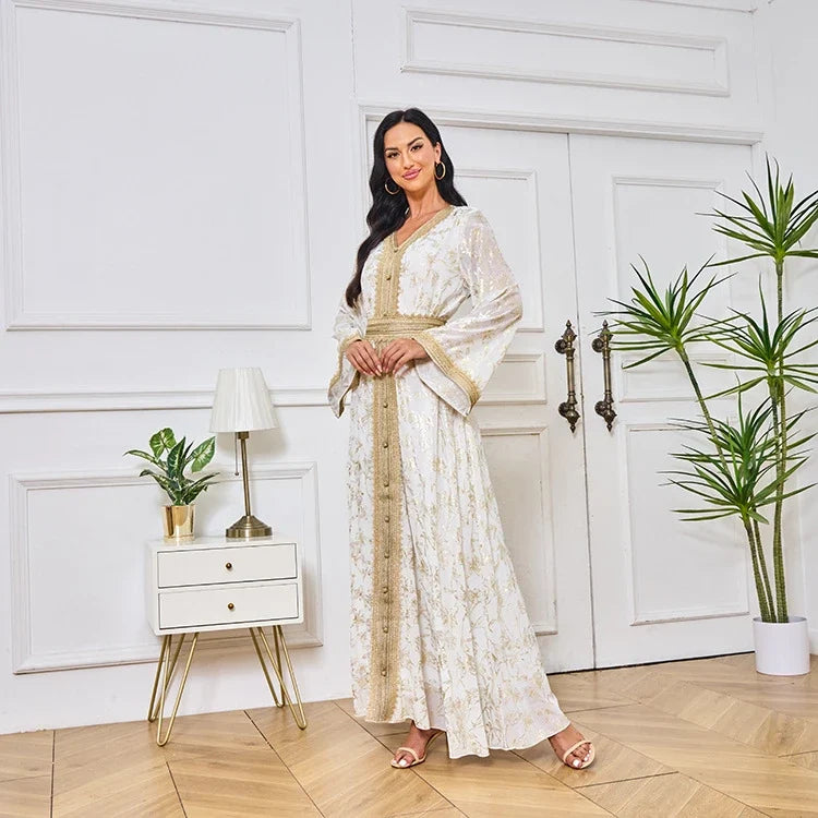Kaftan fluide à imprimé doré et ceinture dorée — Sihem