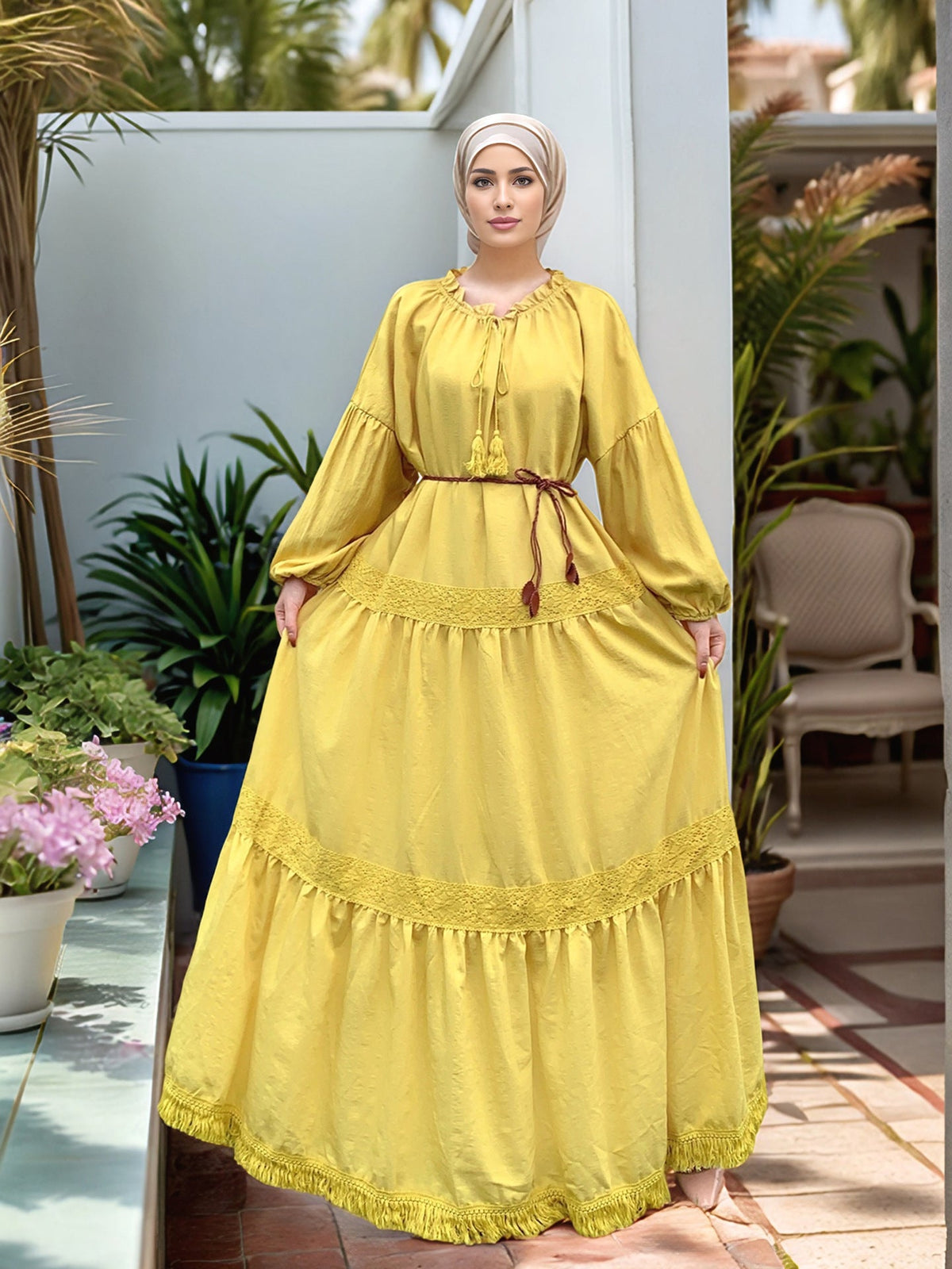 Robe maxi à dentelle, franges & volants — Amina