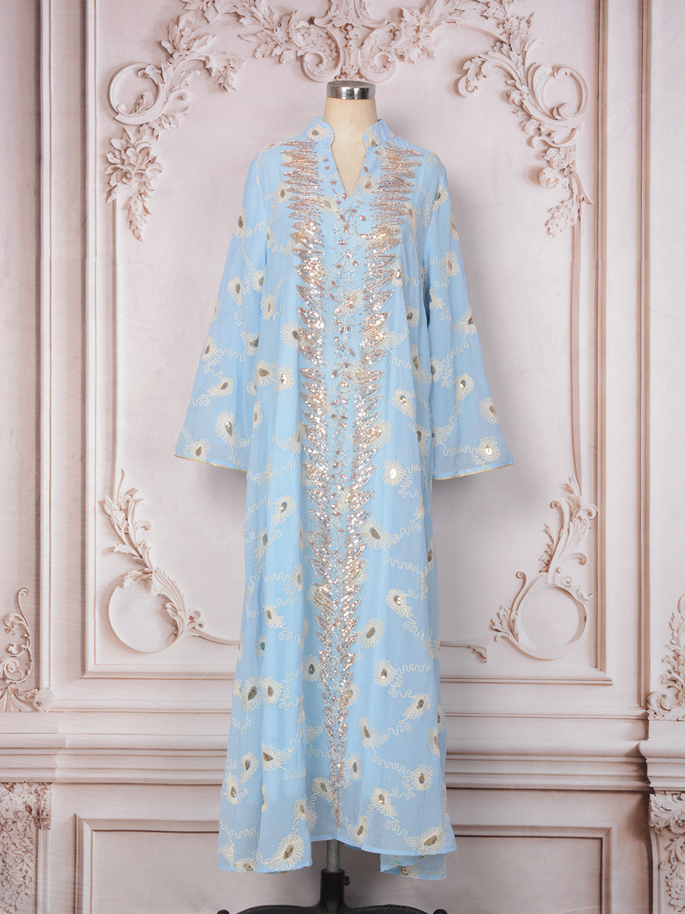 Kaftan brodé à sequins rose poudré — Chahinez