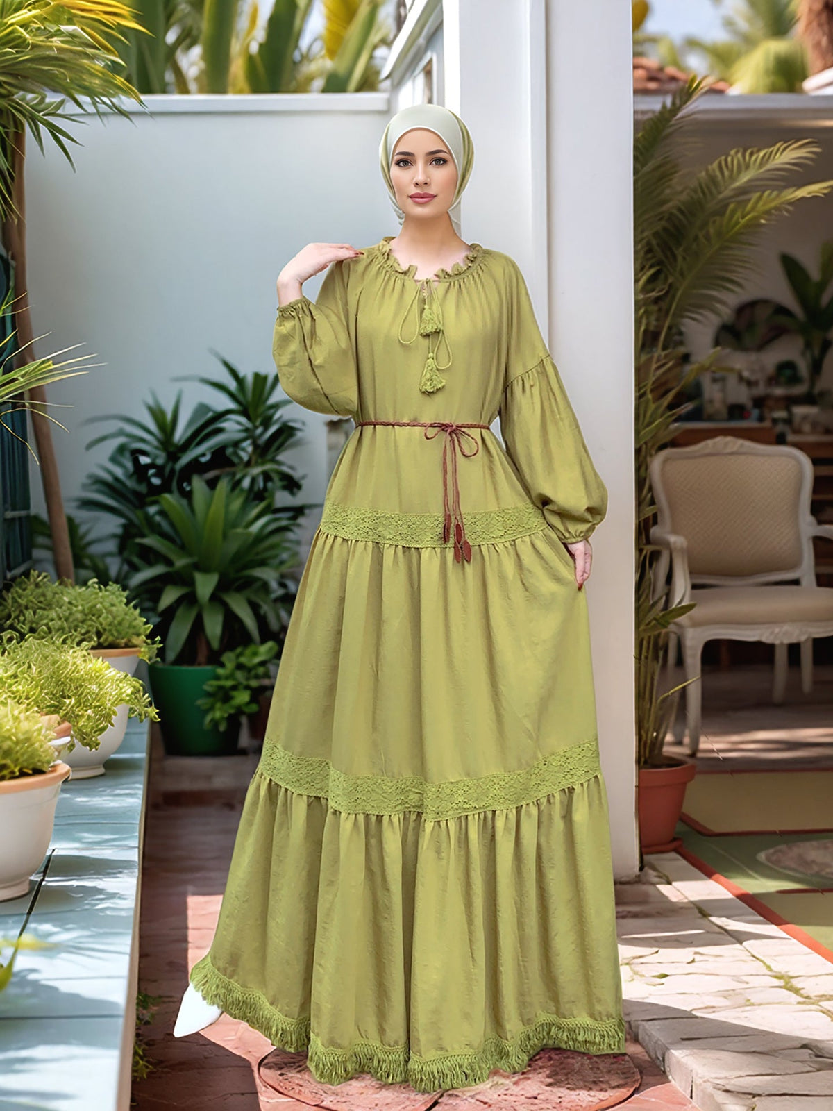 Robe maxi à dentelle, franges & volants — Amina