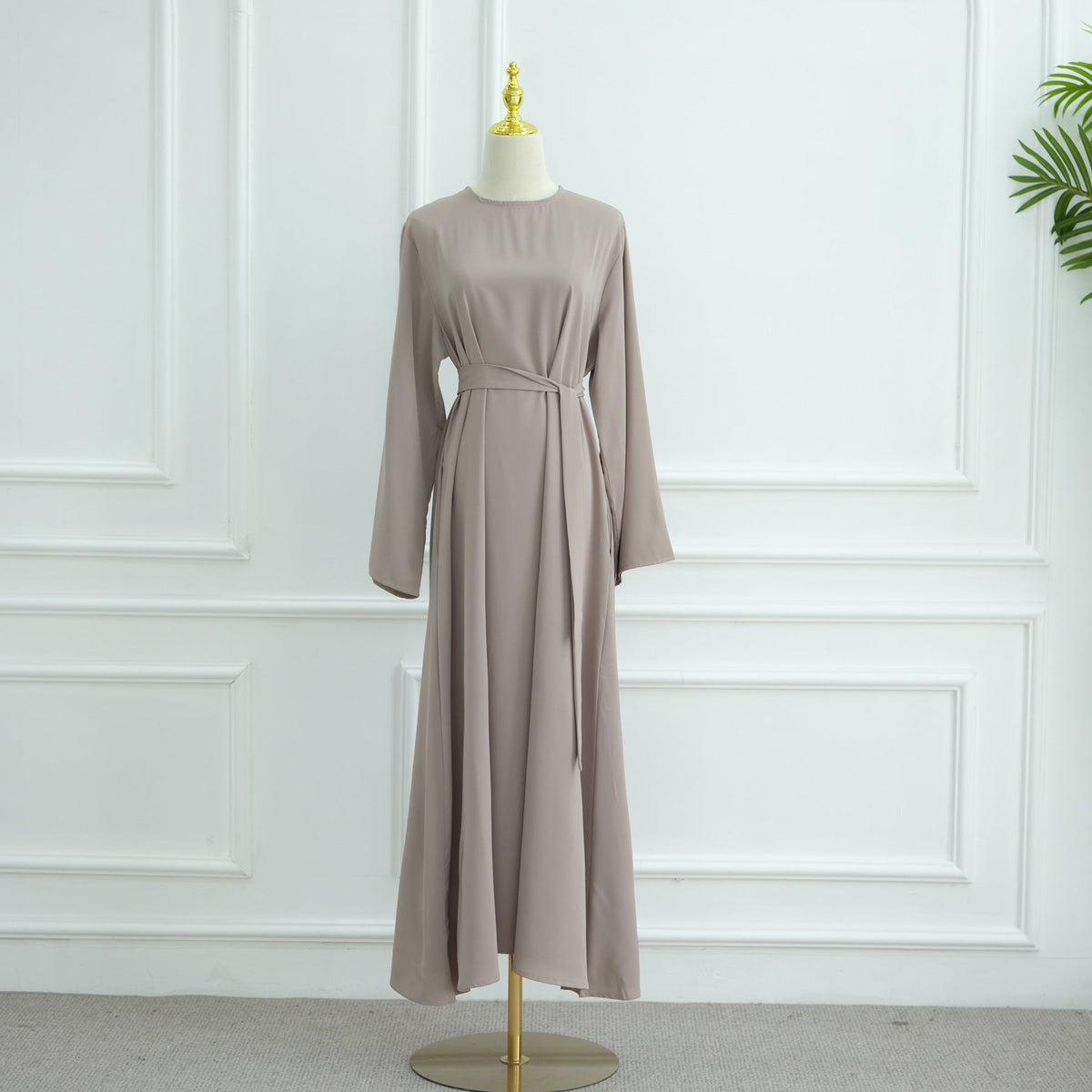 Robe longue fluide évasée en Nida — Ikram
