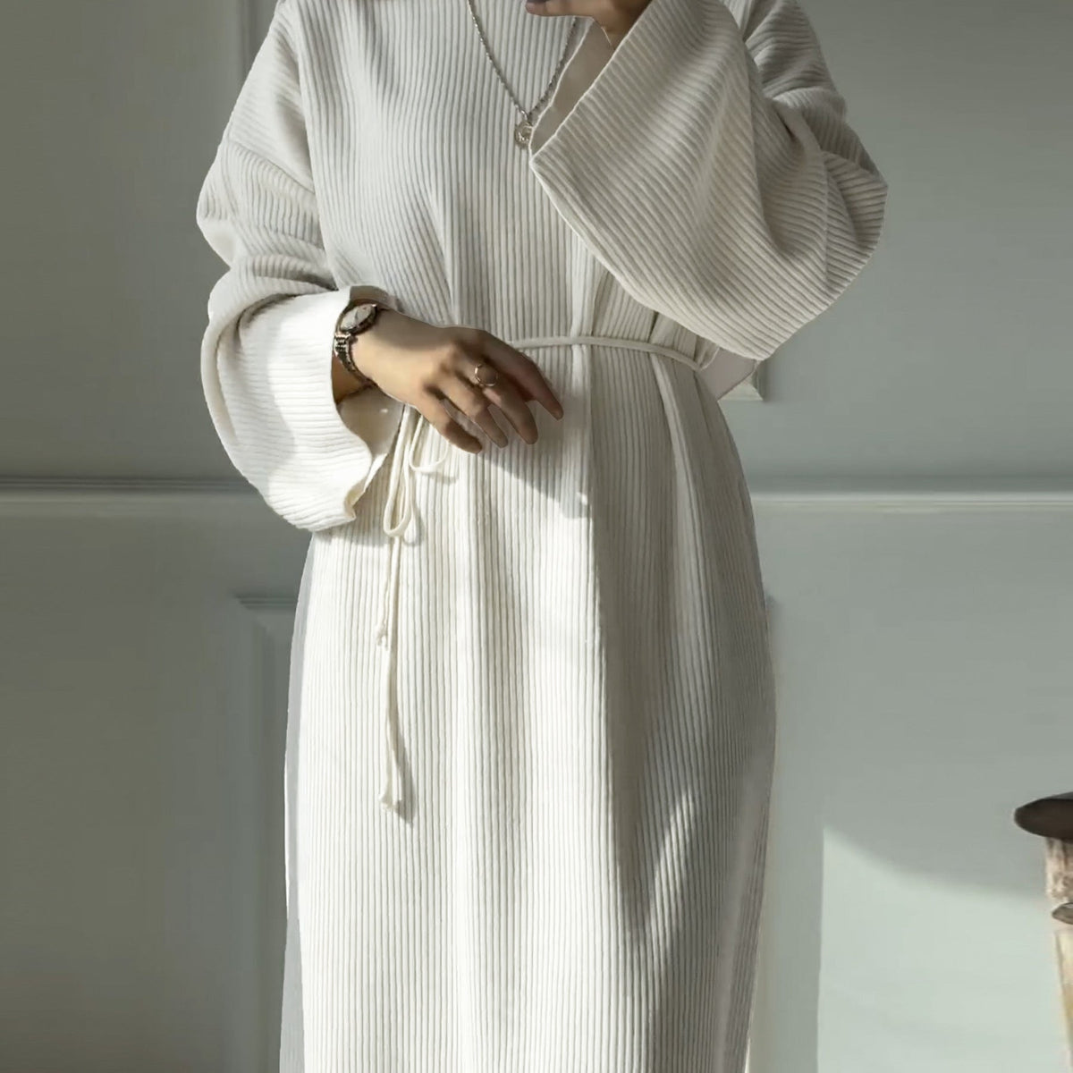 Robe longue côtelée ceinturée manches amples — Safia
