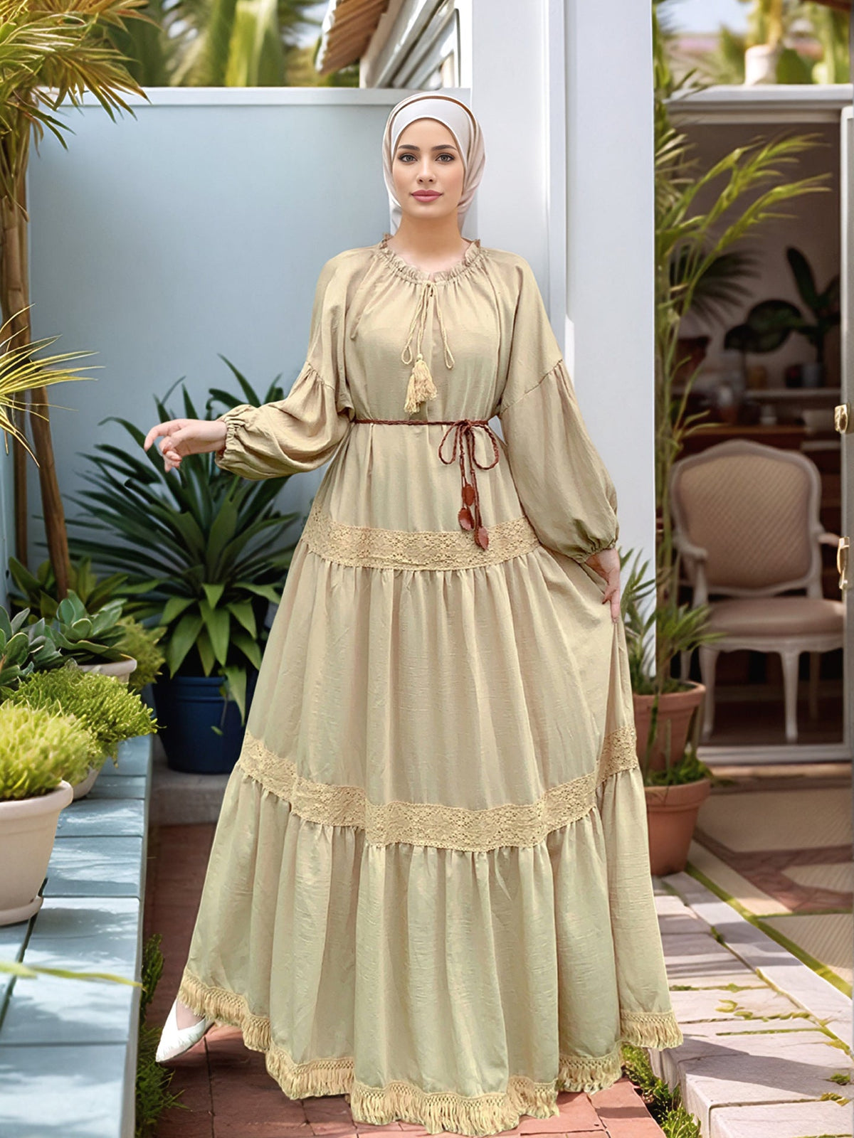 Robe maxi à dentelle, franges & volants — Amina