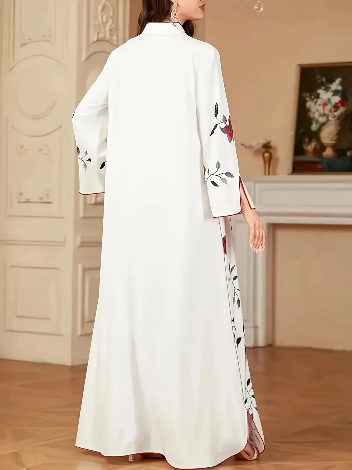 Robe Jasmine en chiffon — détail du col en V et drapé du tissu