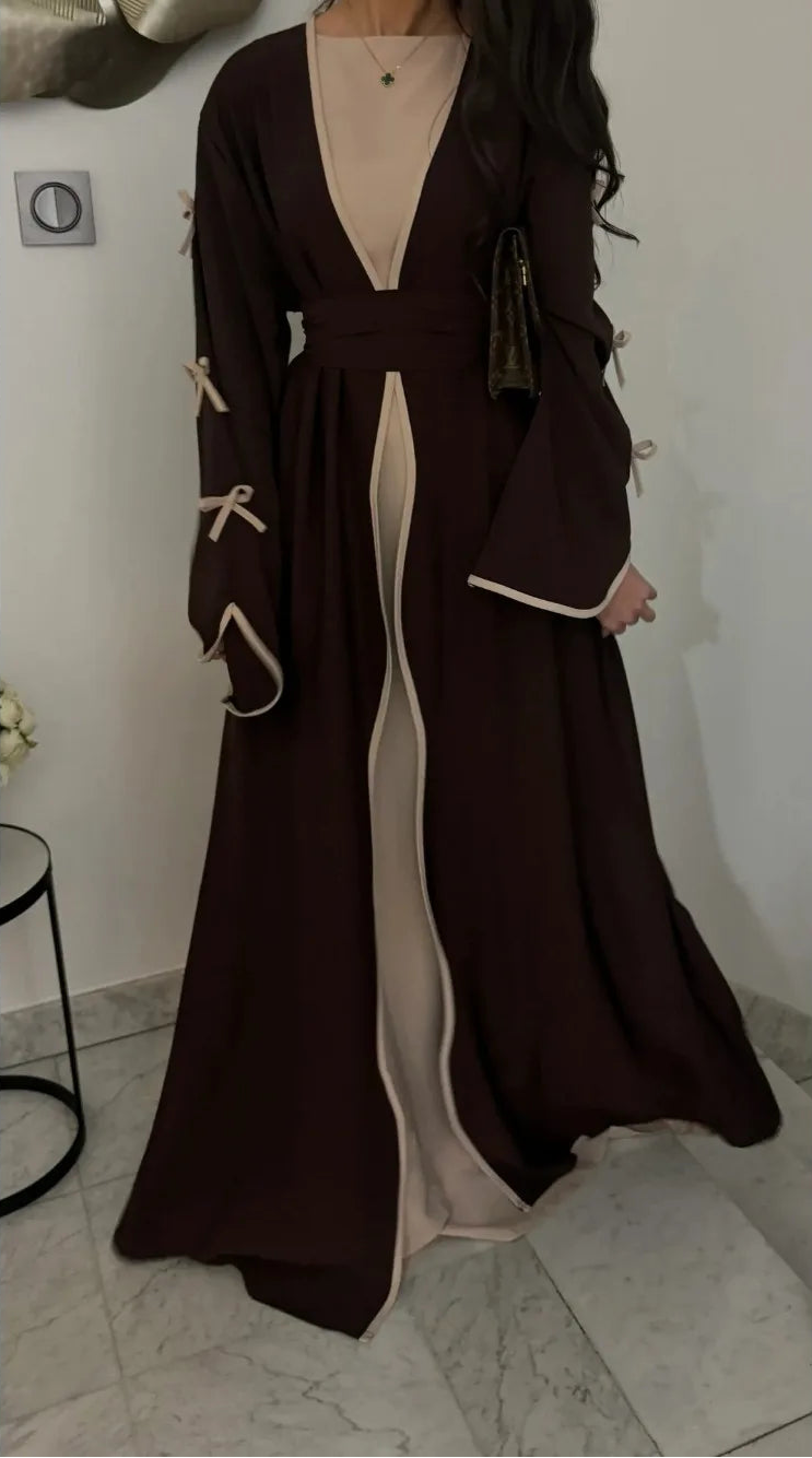 Kaftan Yara — détail de la matière fluide et de la finition