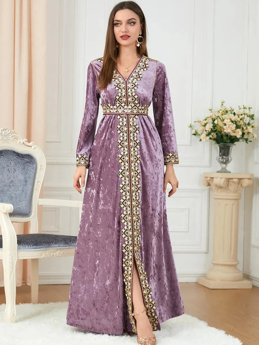 Robe Sofia en velours — variation mauve poudré, coupe gracieuse