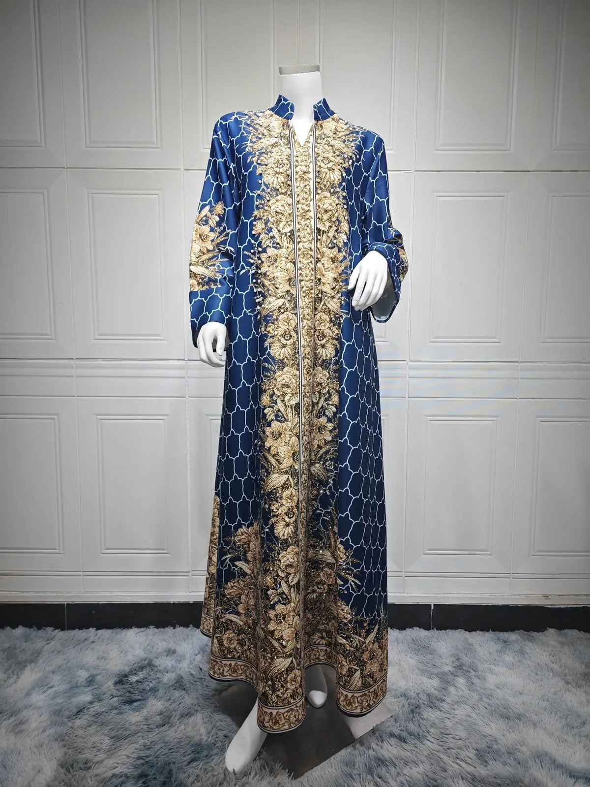 Kaftan Salma abricot — silhouette longue ample, effet lumineux des strass