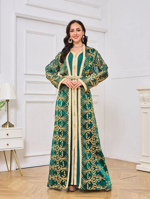 Ensemble kaftan Malak — vue de face, robe longue brodée avec veste assortie