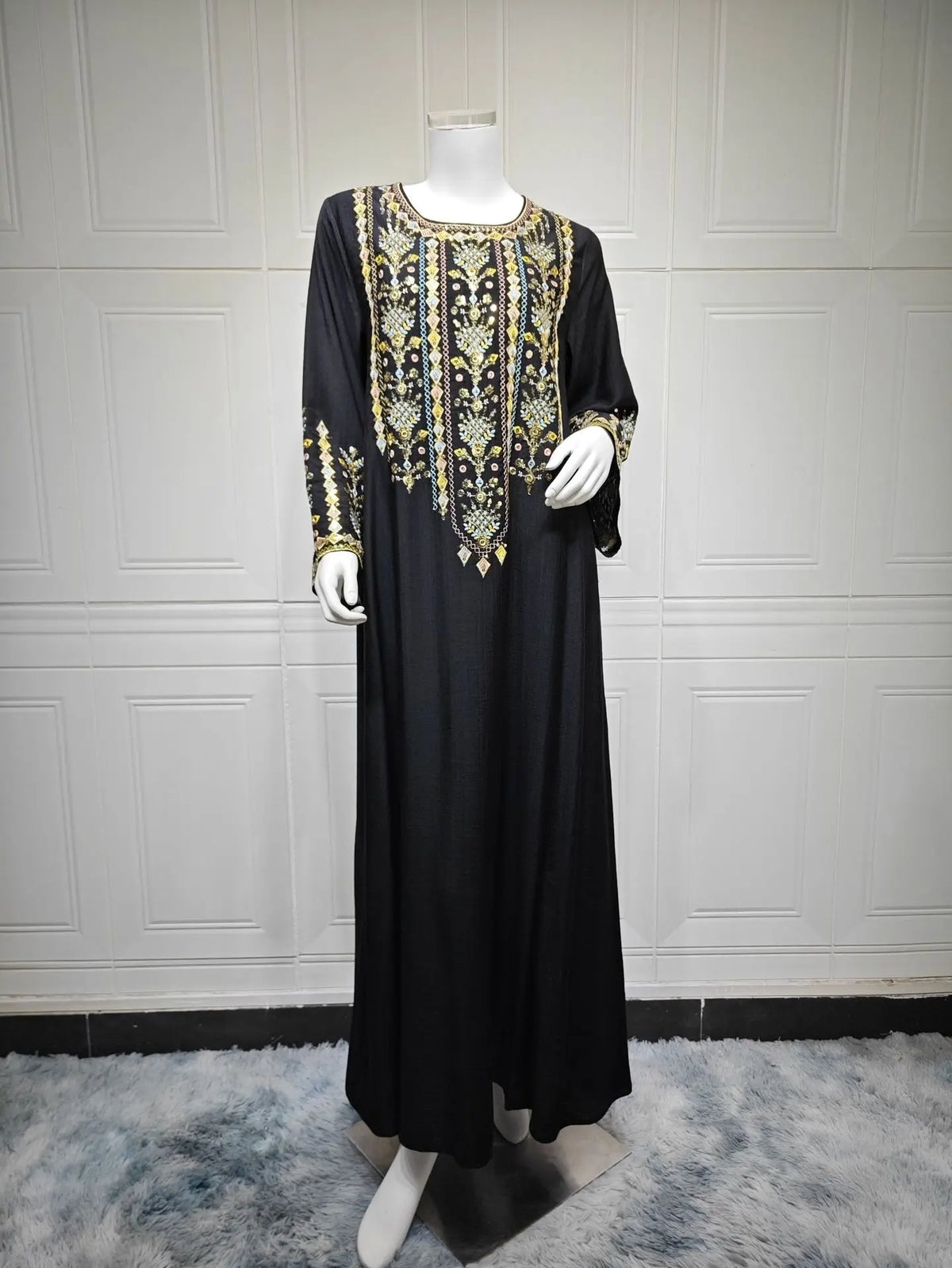 Robe longue Imane — ambiance générale, allure raffinée et intemporelle