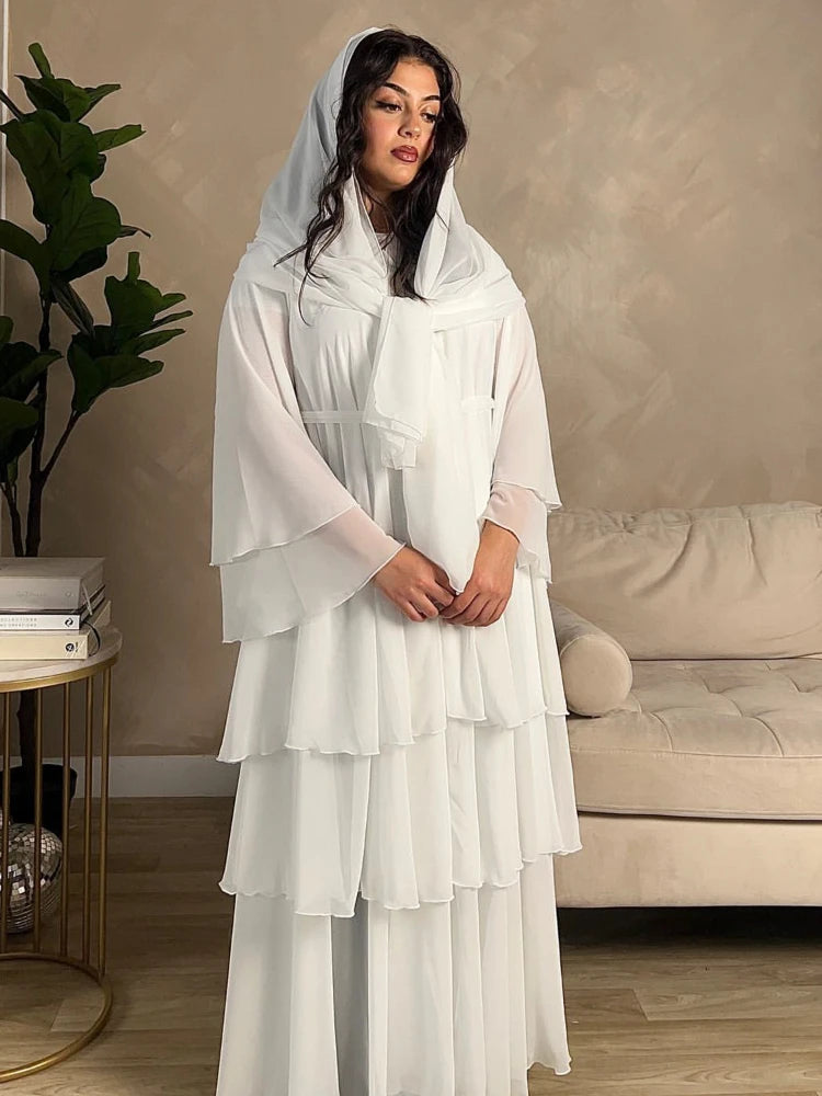 Robe Rania en chiffon blanc — détail des volants en cascade