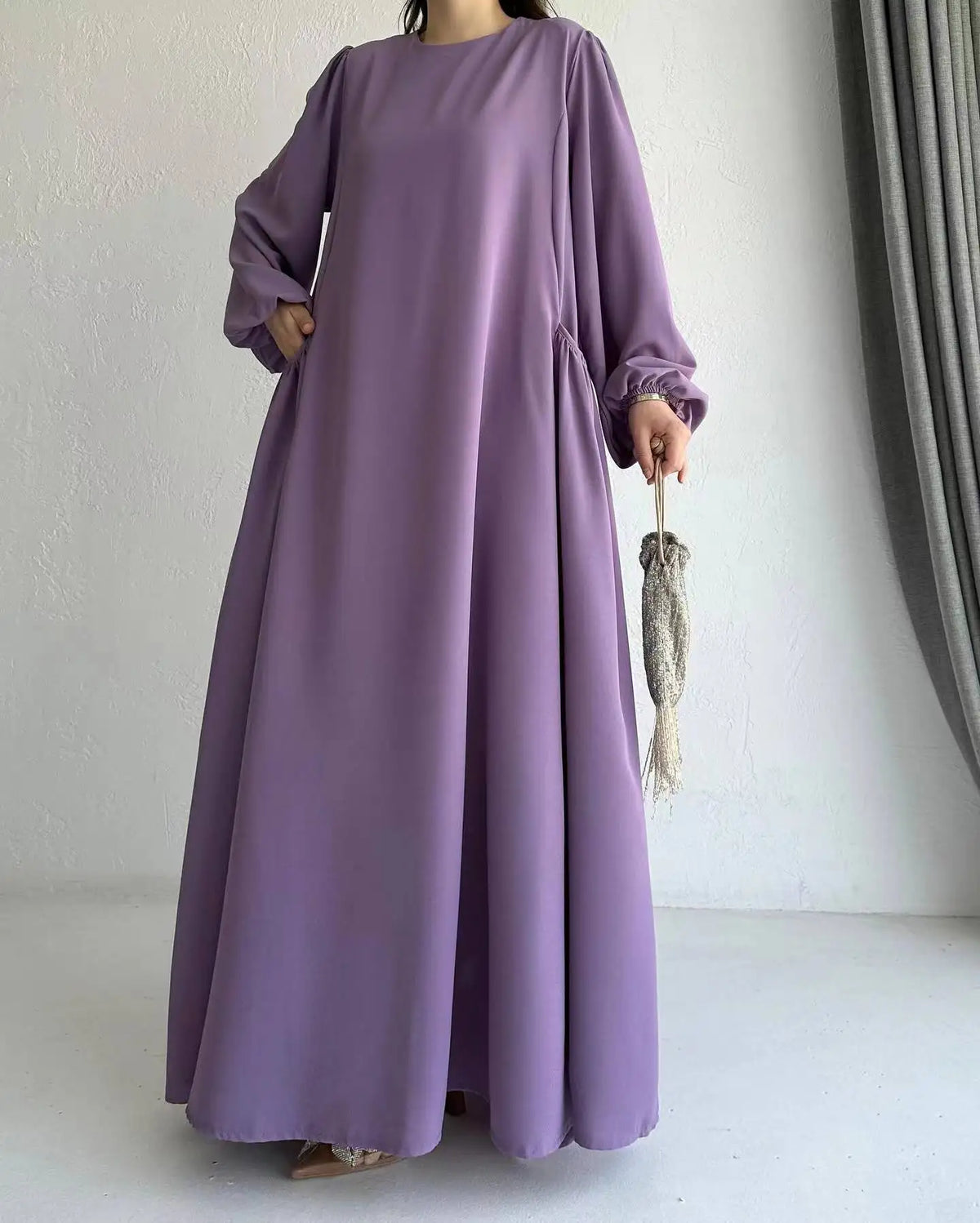 Robe Sirine — motif floral appliqué, vue rapprochée du tissu