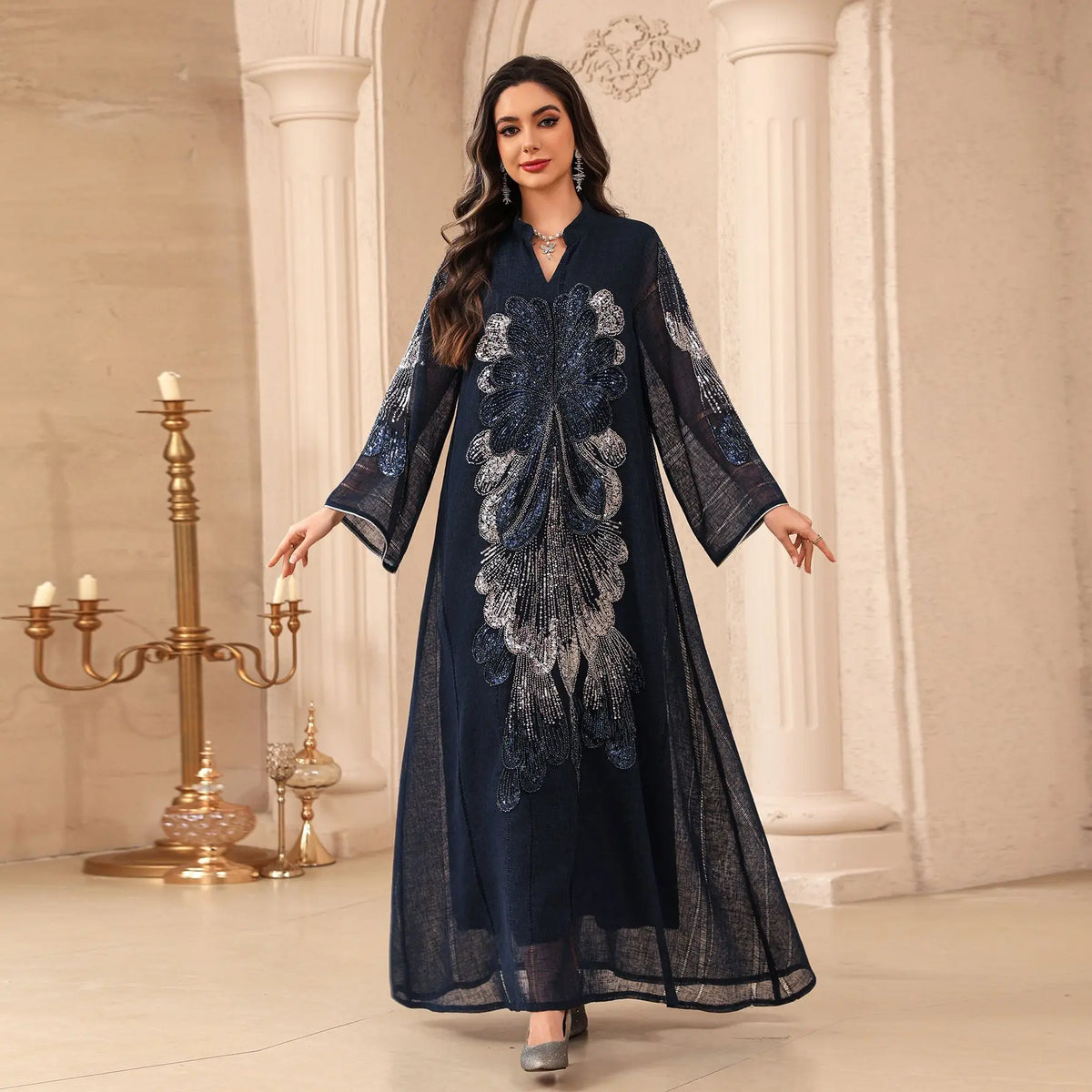 Robe Meryem pailletée — détail des paillettes scintillantes