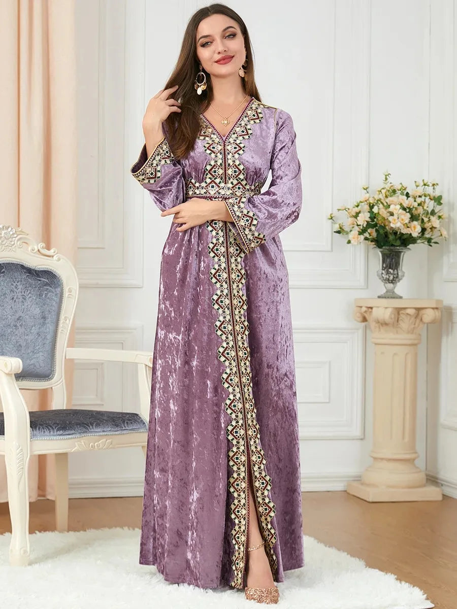 Robe longue Sofia velours brodé — vue arrière, finition soignée