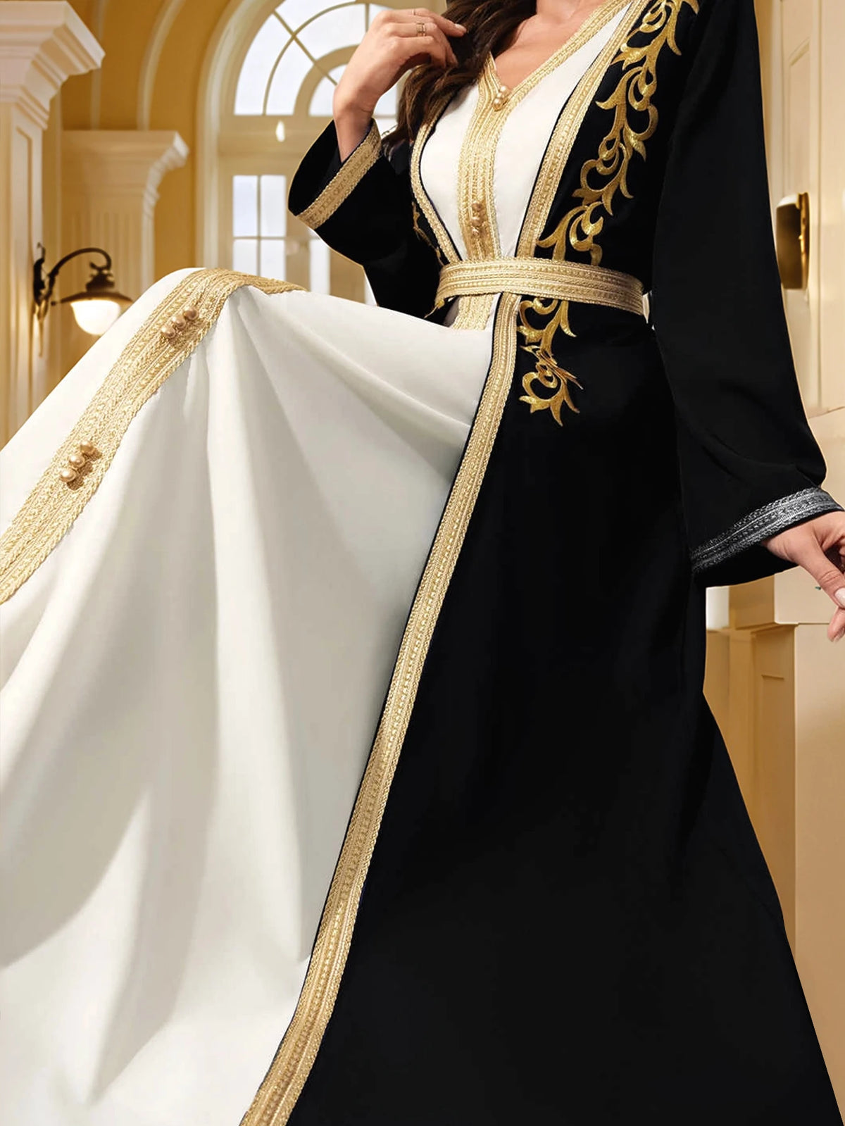 Kaftan Brodé Doré Manches Longues — Nawal