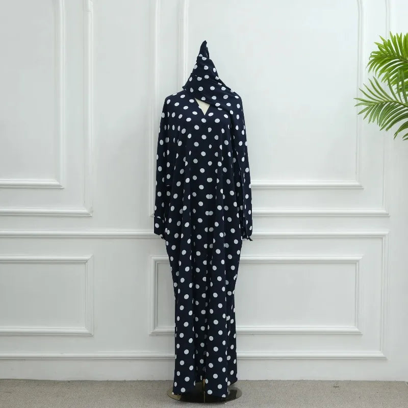 Robe Camelia à pois — détail de l'imprimé à pois et du tissu léger