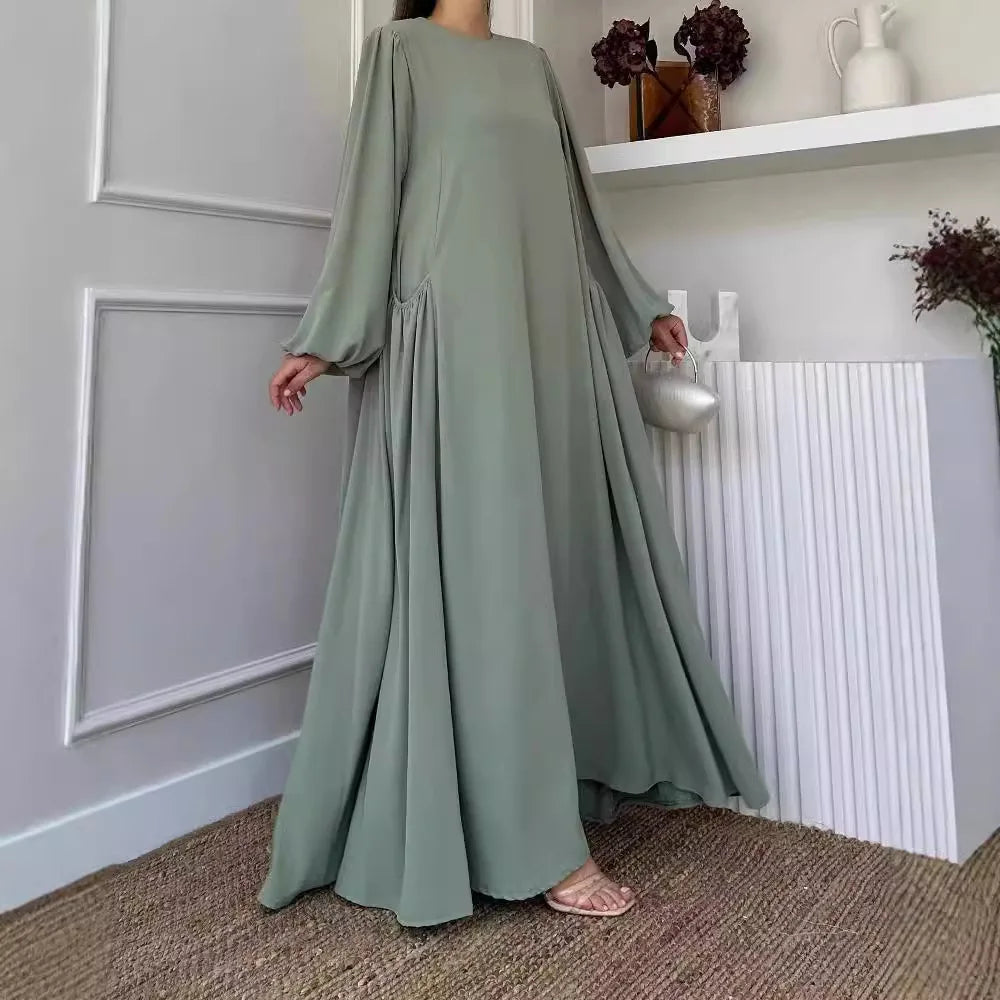 Robe Sirine — vue arrière, silhouette enveloppante et manches