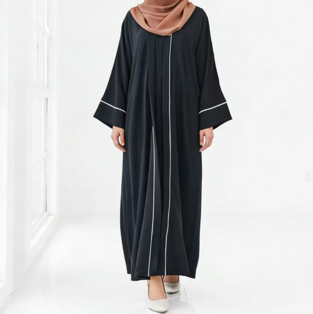 Abaya Nadia noire — vue de face, liseré contrastant
