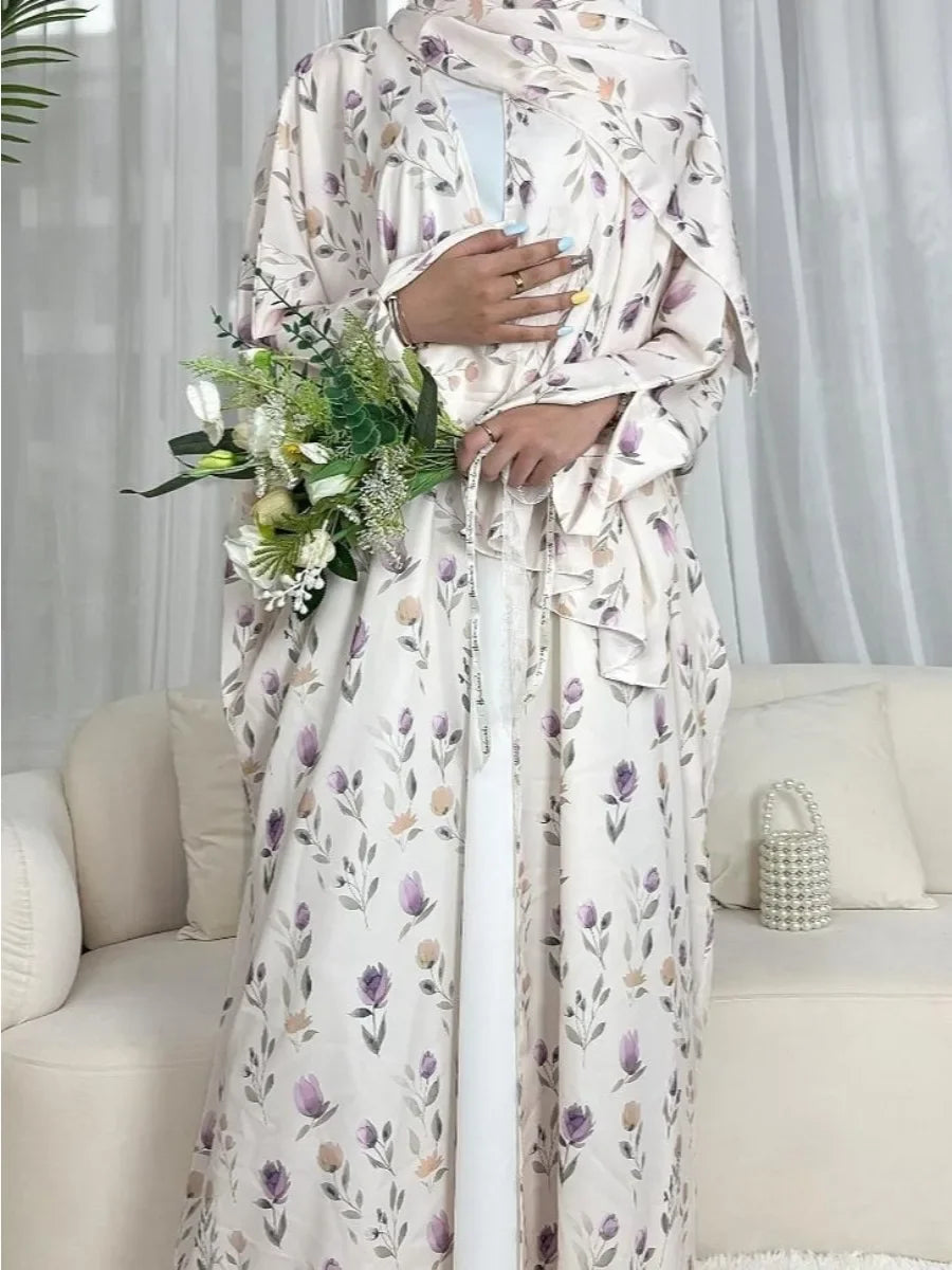 Kaftan Rym — vue latérale, manches amples et tombe gracieux
