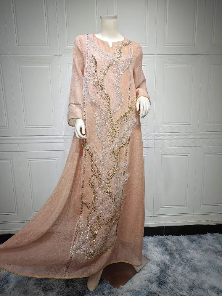 Robe Layla — détail broderie paillettes, motifs raffinés