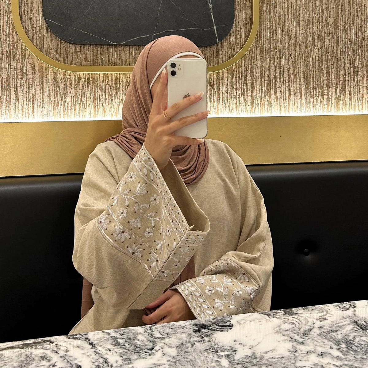 Robe longue brodée manches larges — Zahia
