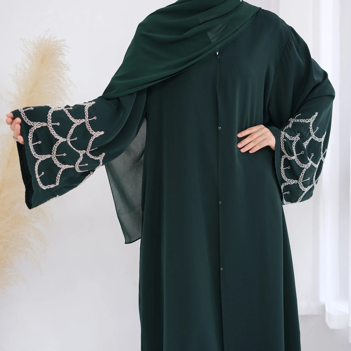 Kaftan Amira — ouverture intégrale boutonnée, port quotidien ou cérémonie